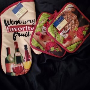 Matching Kitchen Mit & Pot Holders